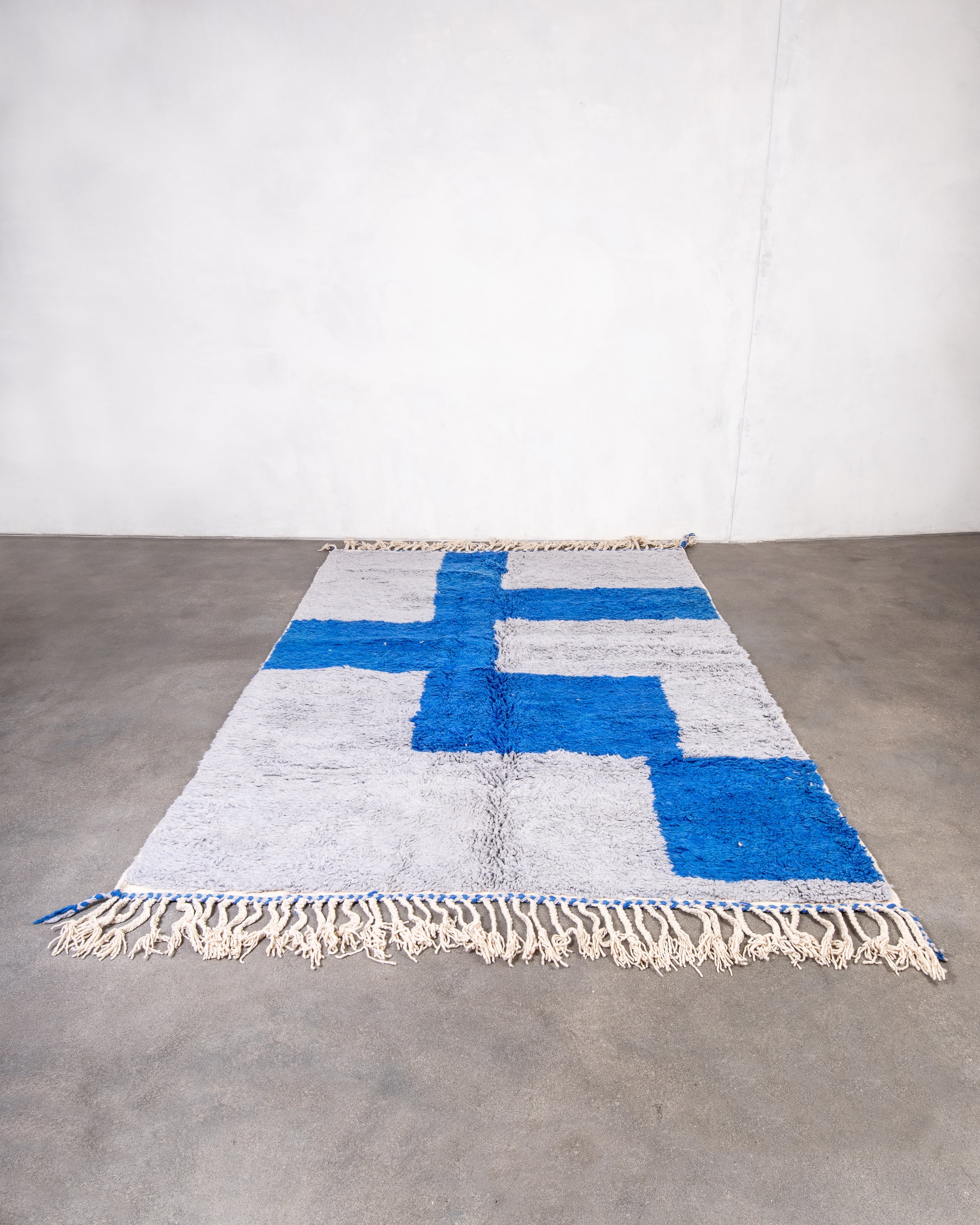 Modern designer handcrafted Berber rug from morocco Beniourain with beautiful colors and patterns